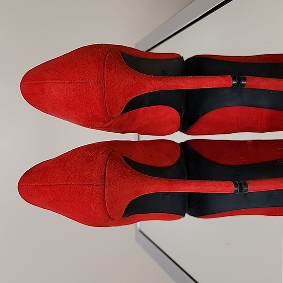 Basic Pumps - Red - Picture 4 of 10